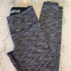 Victoria Secret Knockout Leggings size Medium
